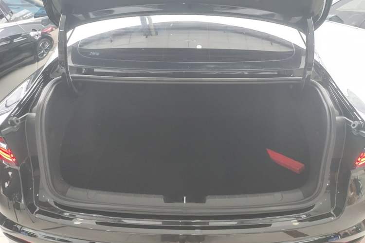 Used Geely Auto Preface 2025 Dongfang Yao 1.5TD Fuyao Edition Trunk