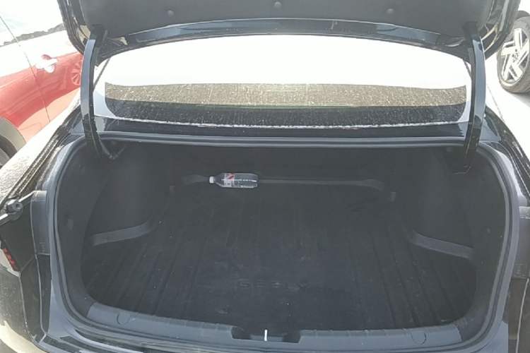 Used Geely Auto Preface 2025 Dongfang Yao 2.0TD Lanxing Edition Trunk