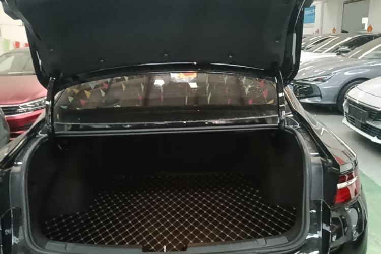Used Geely Auto Preface 2025 Dongfang Yao 1.5TD Fuyao Edition Trunk