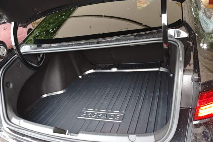 Used Geely Auto Preface 2025 Dongfang Yao 2.0TD Moonlight Edition Trunk
