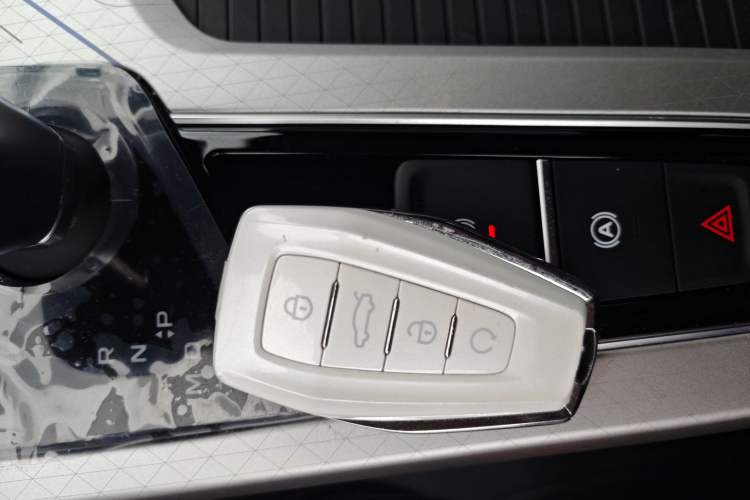 Used Geely Auto Preface 2025 Dongfang Yao 1.5TD Kunlun Edition Vehicle Key