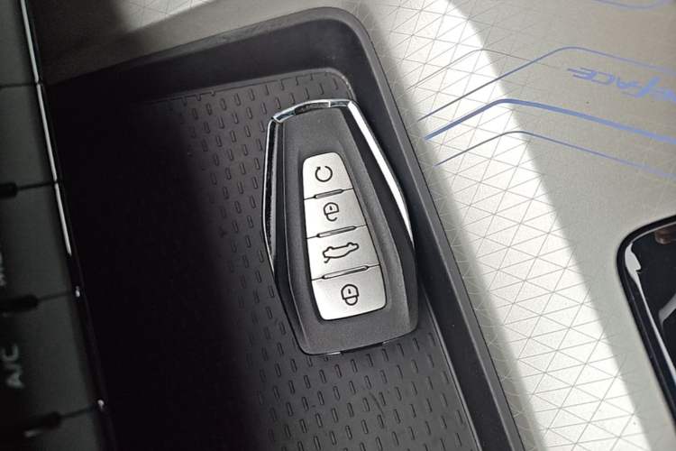 Used Geely Auto Preface 2025 Dongfang Yao 1.5TD Fuyao Edition Vehicle Key