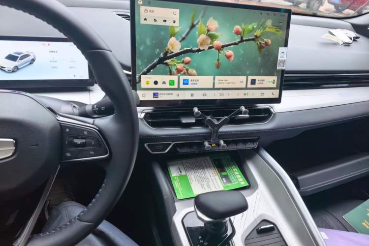 Used Geely Auto Preface 2025 Dongfang Yao 1.5TD Kunlun Edition Audio And AC Panel