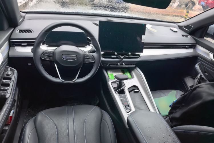 Used Geely Auto Preface 2025 Dongfang Yao 1.5TD Kunlun Edition Center Console