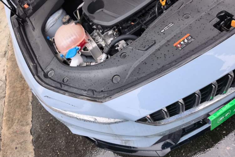 Used Geely Auto Preface 2025 Dongfang Yao 1.5TD Kunlun Edition Engine Bay Right