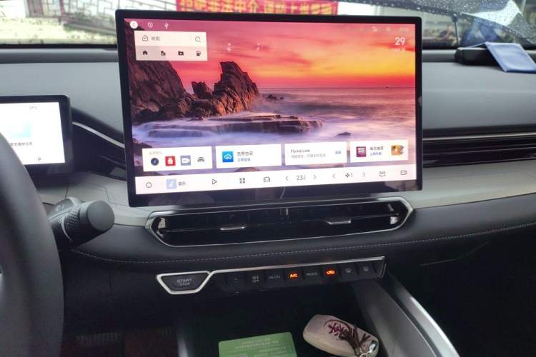 Used Geely Auto Preface 2025 Dongfang Yao 1.5TD Kunlun Edition Audio And AC Panel