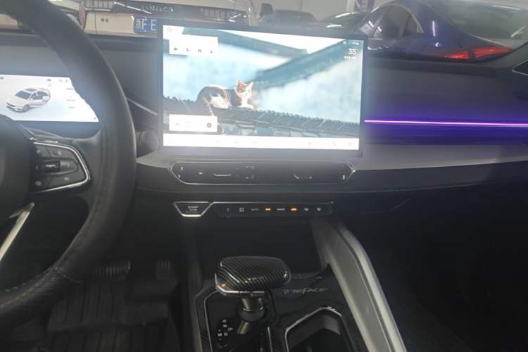 Used Geely Auto Preface 2025 Dongfang Yao 1.5TD Kunlun Edition Audio And AC Panel