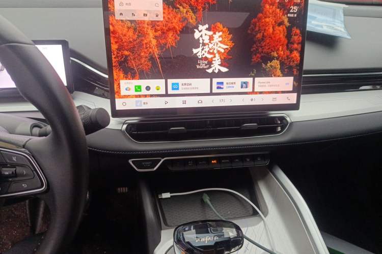Used Geely Auto Preface 2025 Dongfang Yao 1.5TD Kunlun Edition Audio And AC Panel