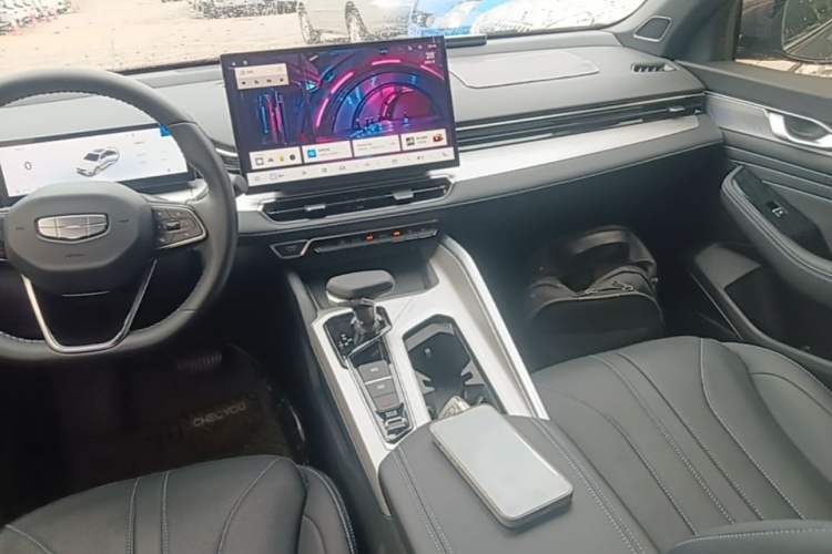 Used Geely Auto Preface 2025 Dongfang Yao 1.5TD Kunlun Edition Audio And AC Panel