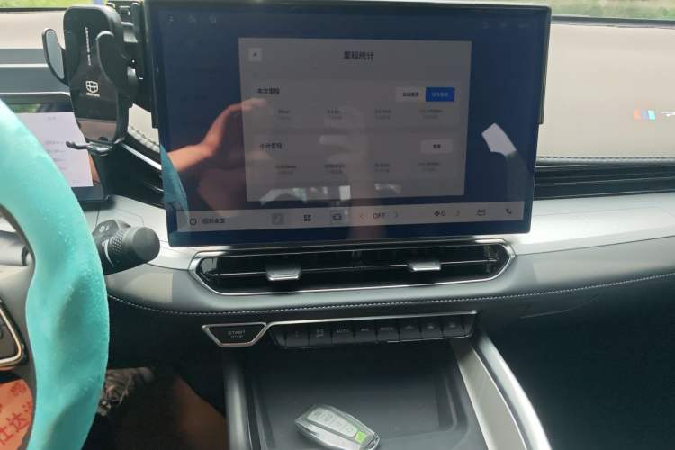 Used Geely Auto Preface 2025 Dongfang Yao 1.5TD Kunlun Edition Audio And AC Panel