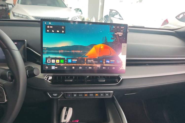 Used Geely Auto Preface 2025 Dongfang Yao 1.5TD Fuyao Edition Audio And AC Panel