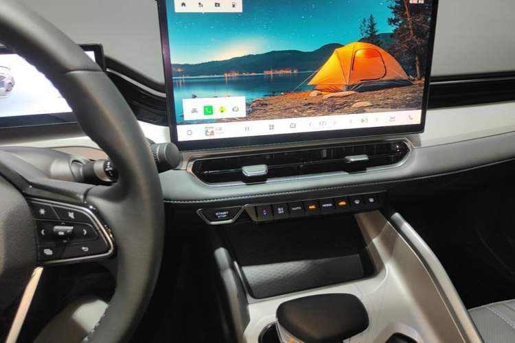 Used Geely Auto Preface 2025 Dongfang Yao 1.5TD Fuyao Edition Audio And AC Panel