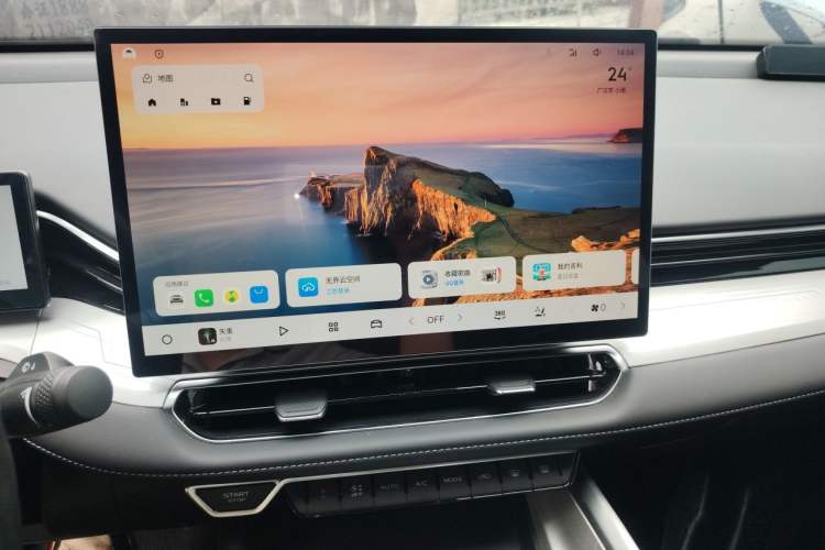 Used Geely Auto Preface 2025 Dongfang Yao 1.5TD Kunlun Edition Audio And AC Panel
