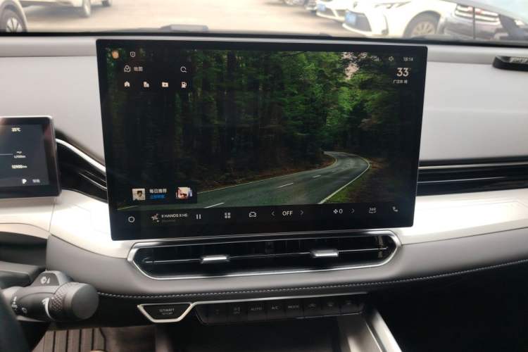 Used Geely Auto Preface 2025 Dongfang Yao 1.5TD Kunlun Edition Audio And AC Panel