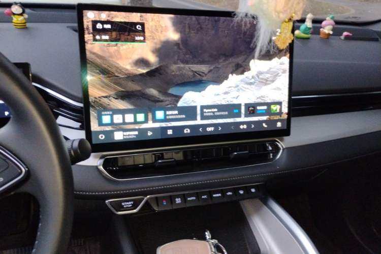 Used Geely Auto Preface 2025 Dongfang Yao 1.5TD Fuyao Edition Audio And AC Panel