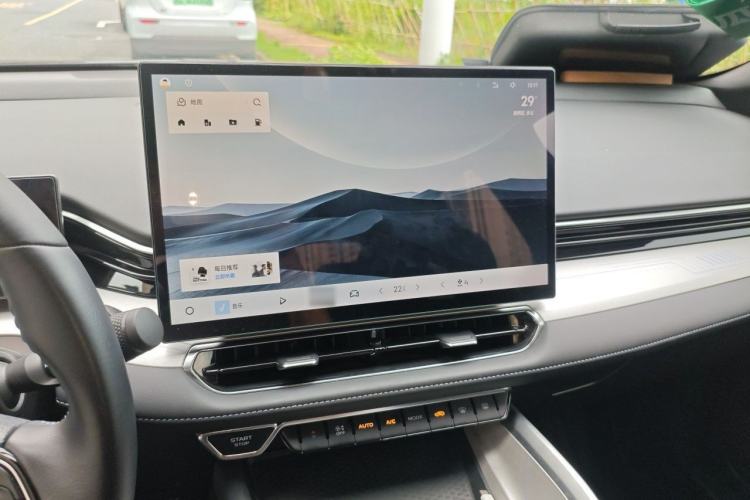 Used Geely Auto Preface 2025 Dongfang Yao 1.5TD Kunlun Edition Audio And AC Panel