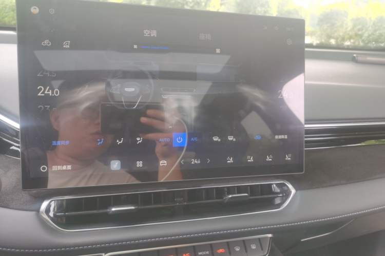 Used Geely Auto Preface 2025 Dongfang Yao 1.5TD Fuyao Edition Audio And AC Panel