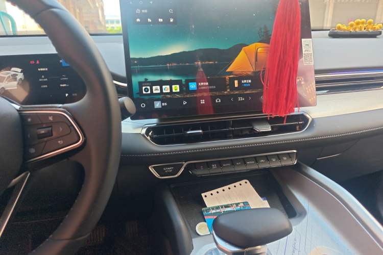 Used Geely Auto Preface 2025 Dongfang Yao 1.5TD Kunlun Edition Audio And AC Panel