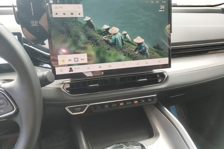 Used Geely Auto Preface 2025 Dongfang Yao 1.5TD Kunlun Edition Audio And AC Panel