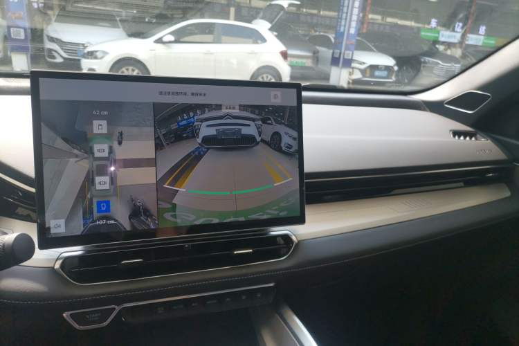 Used Geely Auto Preface 2025 Dongfang Yao 1.5TD Kunlun Edition Audio And AC Panel