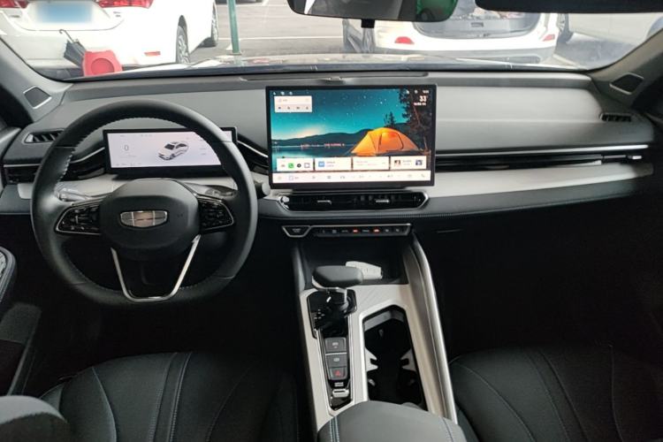 Used Geely Auto Preface 2025 Dongfang Yao 1.5TD Kunlun Edition Center Console