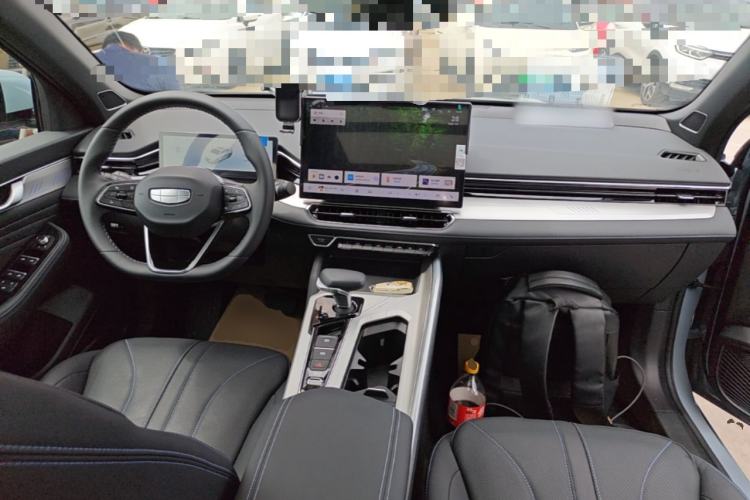 Used Geely Auto Preface 2025 Dongfang Yao 1.5TD Kunlun Edition Center Console