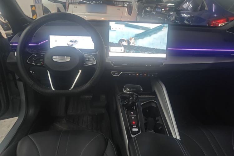 Used Geely Auto Preface 2025 Dongfang Yao 1.5TD Kunlun Edition Center Console