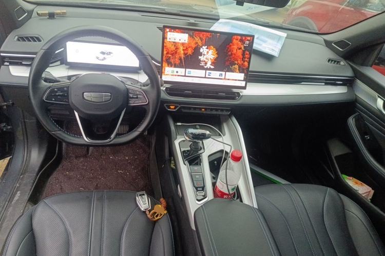Used Geely Auto Preface 2025 Dongfang Yao 1.5TD Kunlun Edition Center Console