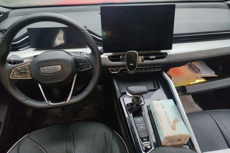 Used Geely Auto Preface 2025 Dongfang Yao 2.0TD Jin Chao Edition Center Console