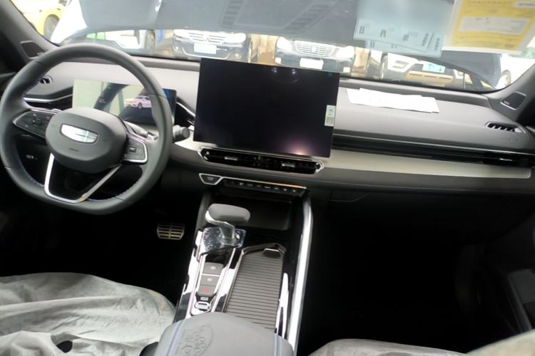 Used Geely Auto Preface 2025 Dongfang Yao 2.0TD Lanxing Edition Center Console