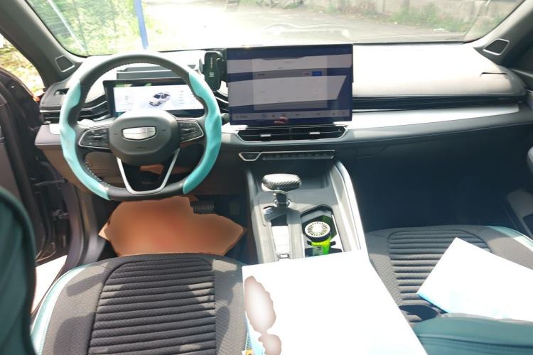 Used Geely Auto Preface 2025 Dongfang Yao 1.5TD Kunlun Edition Center Console