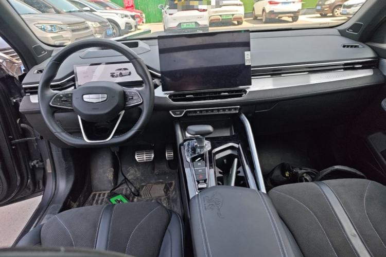Used Geely Auto Preface 2025 Dongfang Yao 2.0TD Moonlight Edition Center Console