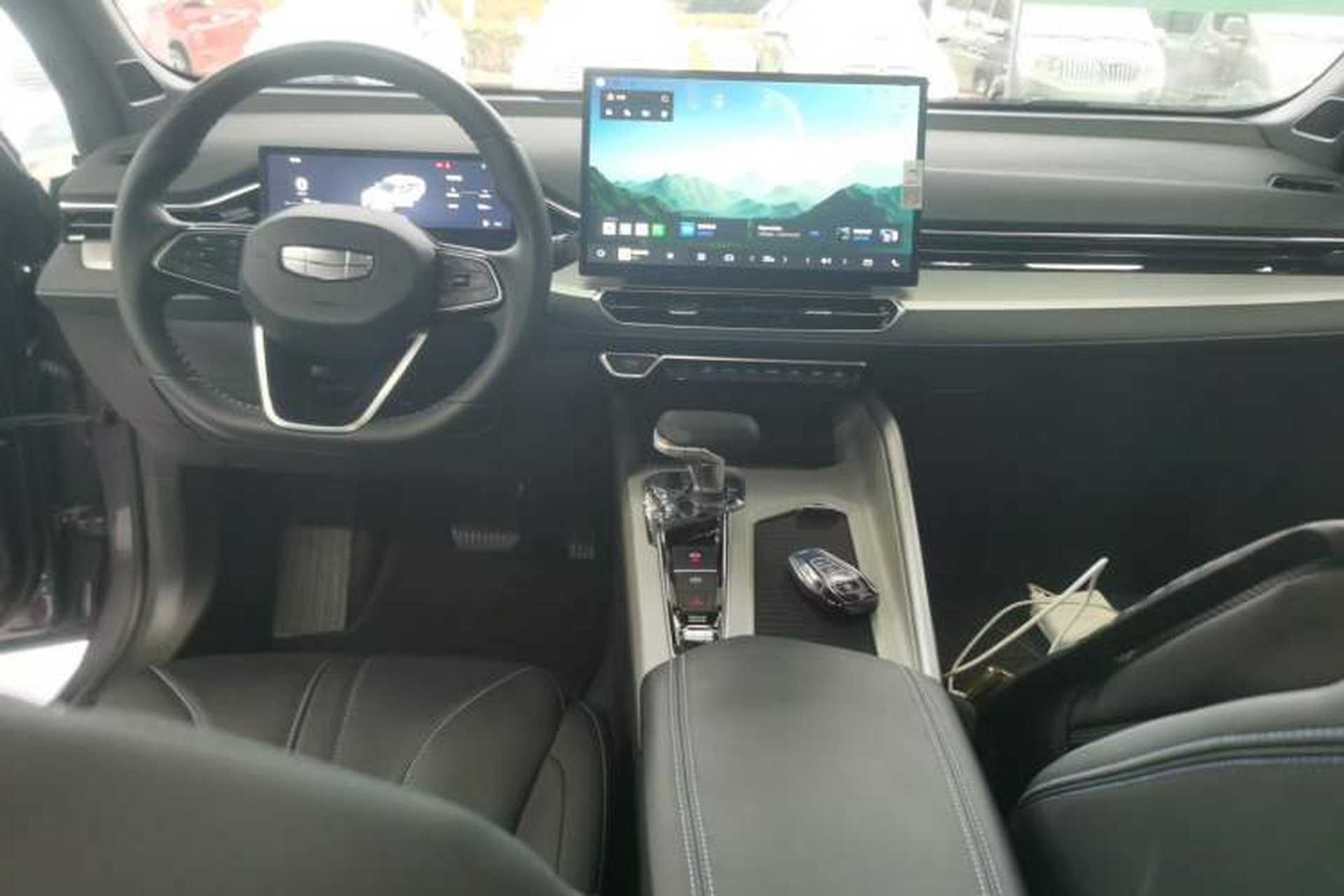 Used Geely Auto Preface 2025 Dongfang Yao 1.5TD Kunlun Edition Center Console