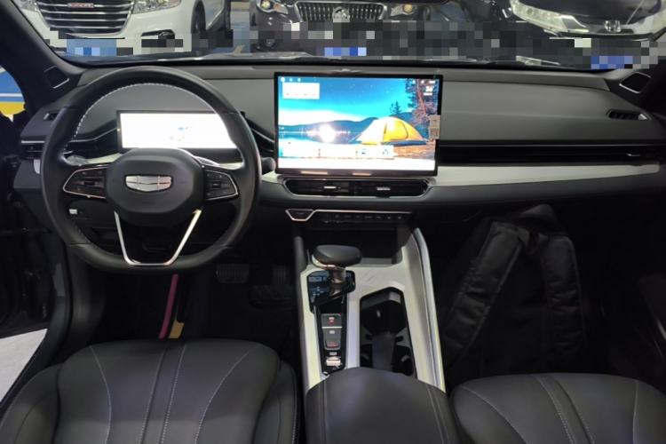 Used Geely Auto Preface 2025 Dongfang Yao 1.5TD Fuyao Edition Center Console