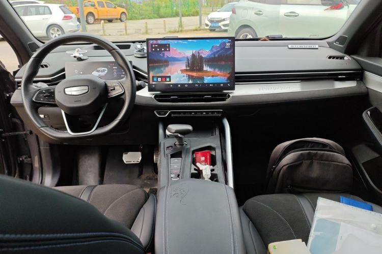 Used Geely Auto Preface 2025 Dongfang Yao 2.0TD Moonlight Edition Center Console