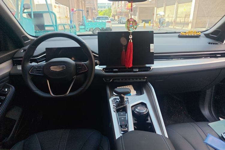 Used Geely Auto Preface 2025 Dongfang Yao 1.5TD Kunlun Edition Center Console