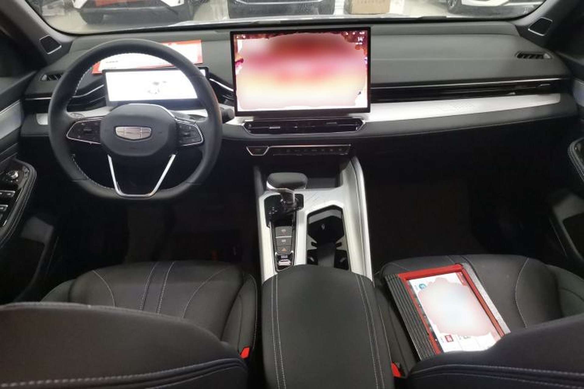 Used Geely Auto Preface 2025 Dongfang Yao 1.5TD Kunlun Edition Center Console