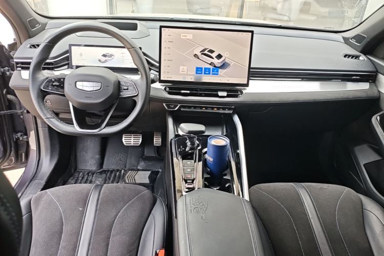 Used Geely Auto Preface 2025 Dongfang Yao 2.0TD Moonlight Edition Center Console