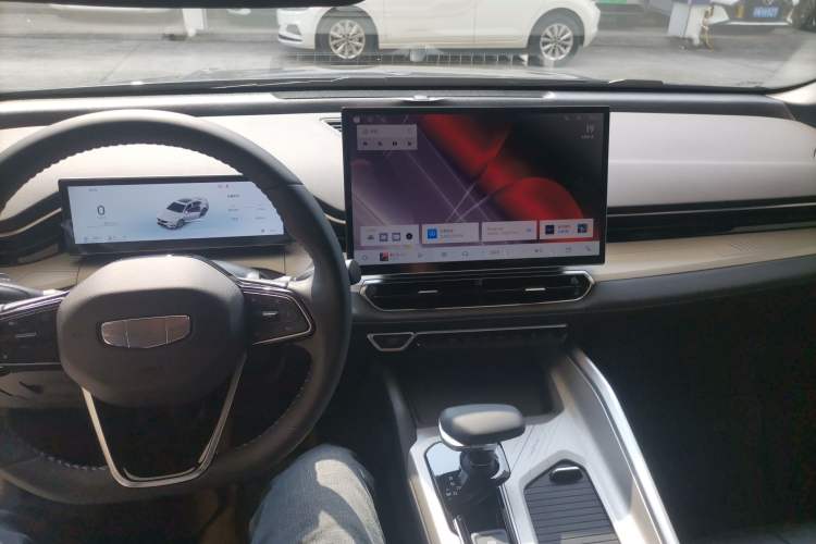 Used Geely Auto Preface 2025 Dongfang Yao 1.5TD Kunlun Edition Center Console