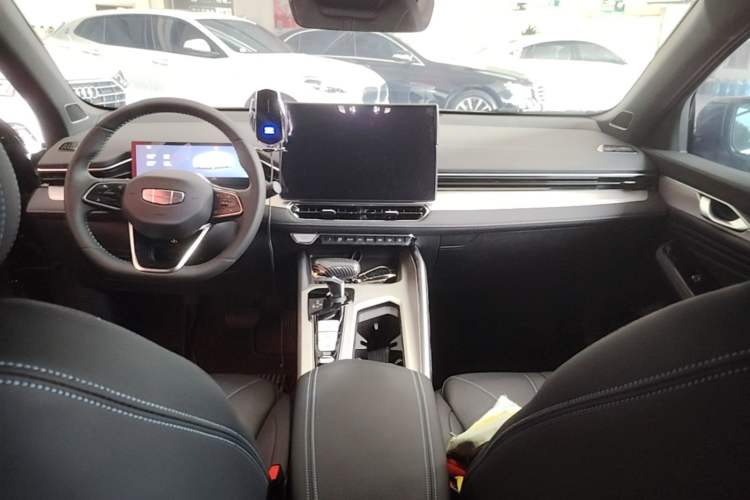Used Geely Auto Preface 2025 Dongfang Yao 1.5TD Kunlun Edition Center Console