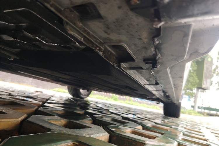 Used Geely Auto Preface 2025 Dongfang Yao 1.5TD Kunlun Edition Chassis Front Left