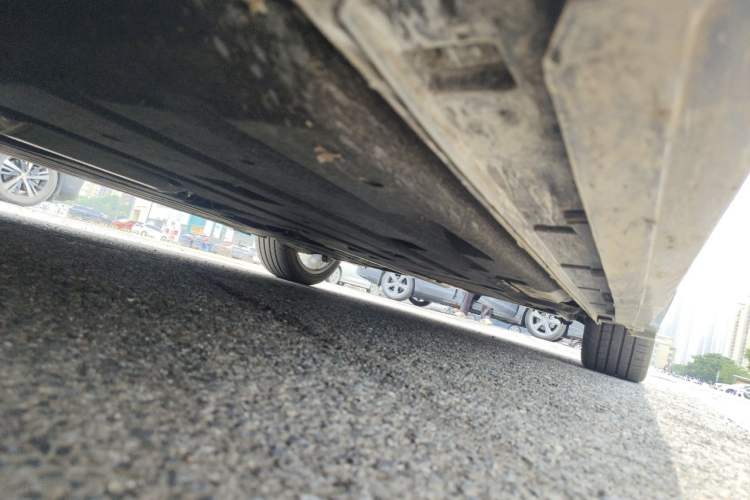 Used Geely Auto Preface 2025 Dongfang Yao 1.5TD Kunlun Edition Chassis Front Left