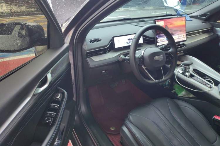 Used Geely Auto Preface 2025 Dongfang Yao 1.5TD Kunlun Edition Driver Seat