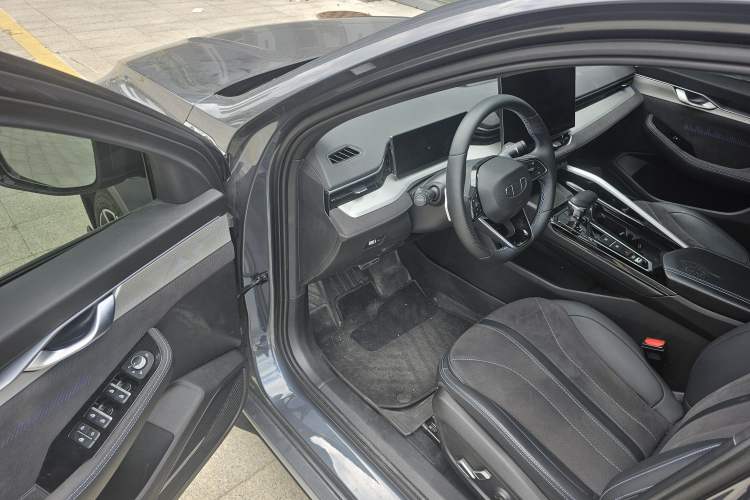 Used Geely Auto Preface 2025 Dongfang Yao 2.0TD Lanxing Edition Driver Seat