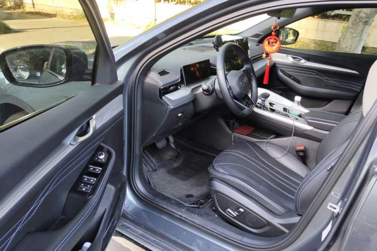 Used Geely Auto Preface 2025 Dongfang Yao 1.5TD Kunlun Edition Driver Seat