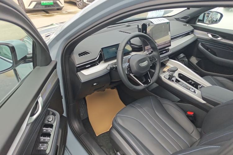 Used Geely Auto Preface 2025 Dongfang Yao 1.5TD Kunlun Edition Driver Seat