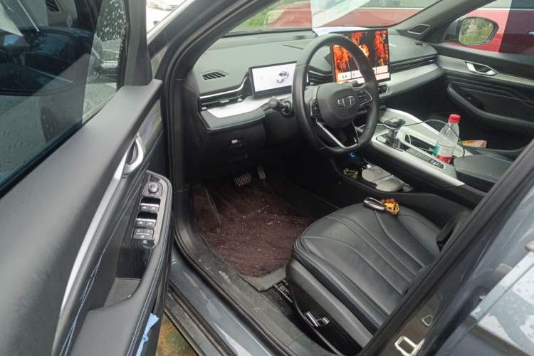 Used Geely Auto Preface 2025 Dongfang Yao 1.5TD Kunlun Edition Driver Seat