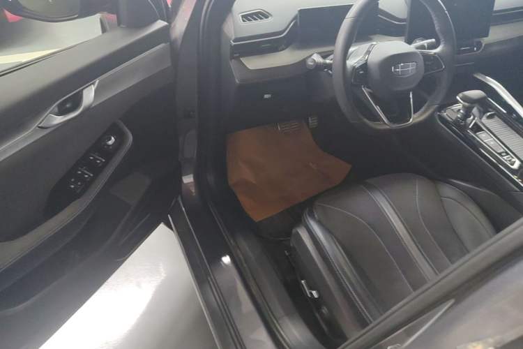 Used Geely Auto Preface 2025 Dongfang Yao 2.0TD Moonlight Edition Driver Seat