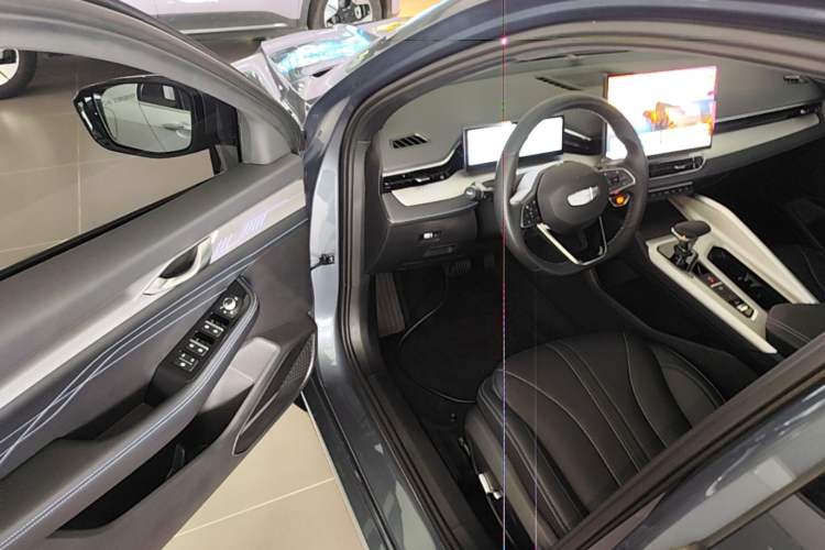 Used Geely Auto Preface 2025 Dongfang Yao 1.5TD Kunlun Edition Driver Seat