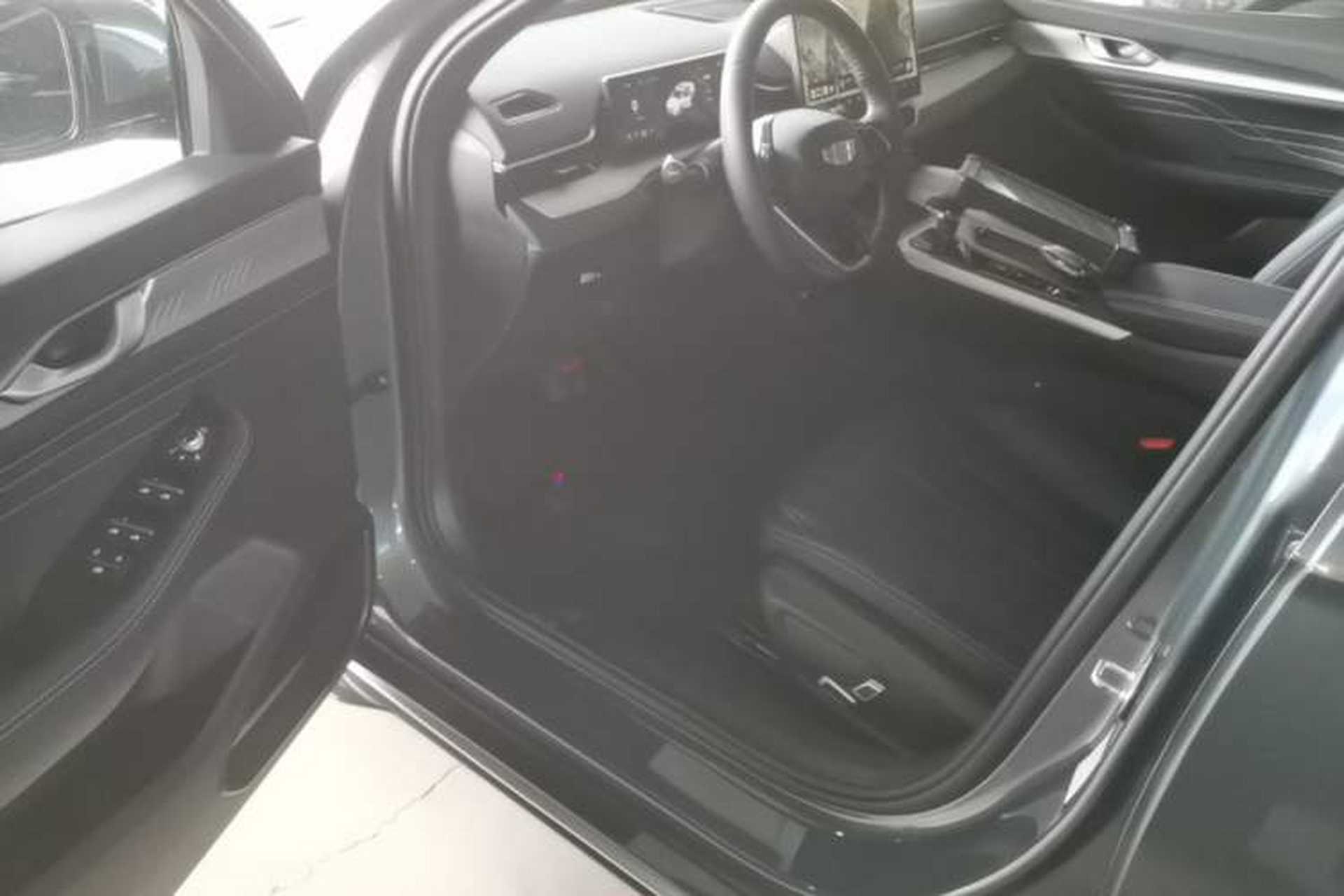 Used Geely Auto Preface 2025 Dongfang Yao 1.5TD Kunlun Edition Driver Seat